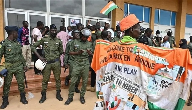 "الديمقراطية الزائفة" تشجّع الانقلاب العسكري في النيجر