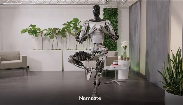 ماسك يستعرض قدرات روبوت تسلا بالتأمل: "نمستي"