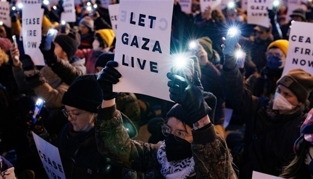 متظاهرون يهتفون "فلسطين حرة" أمام قاعة حفل غرامي 